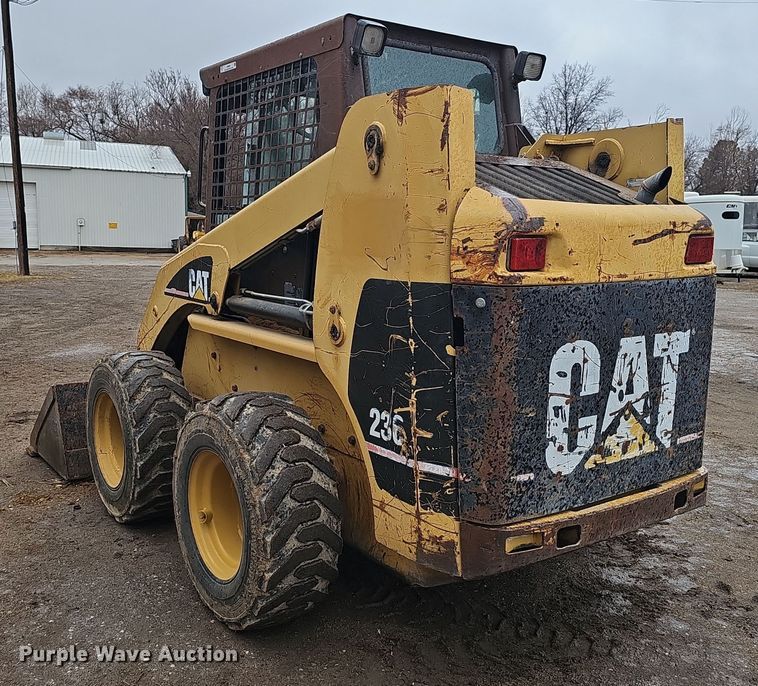 image for item EH8687 1999 Caterpillar 236 skid steer loader