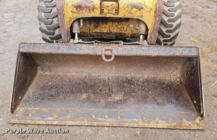 image for item EH8687 1999 Caterpillar 236 skid steer loader
