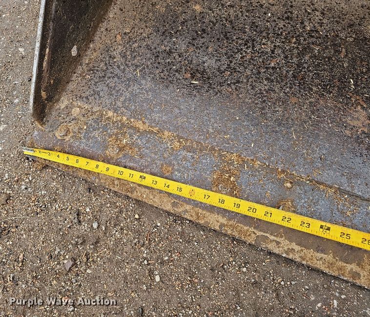 image for item EH8687 1999 Caterpillar 236 skid steer loader