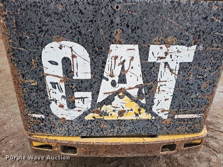 image for item EH8687 1999 Caterpillar 236 skid steer loader