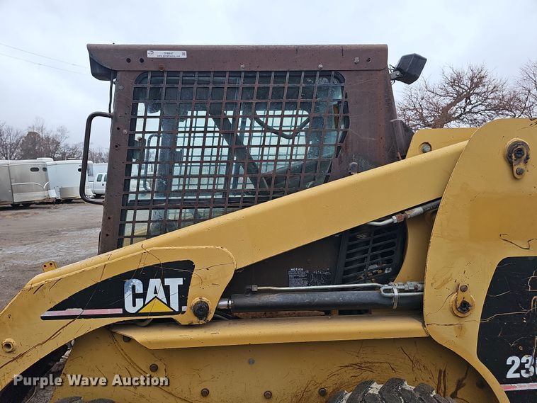image for item EH8687 1999 Caterpillar 236 skid steer loader