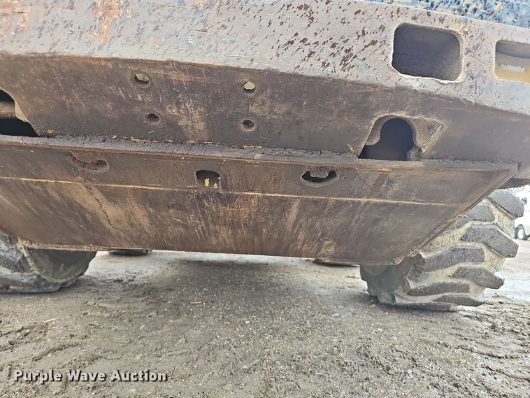 image for item EH8687 1999 Caterpillar 236 skid steer loader