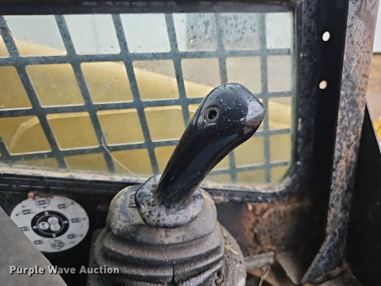 image for item EH8687 1999 Caterpillar 236 skid steer loader