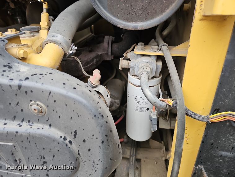 image for item EH8687 1999 Caterpillar 236 skid steer loader