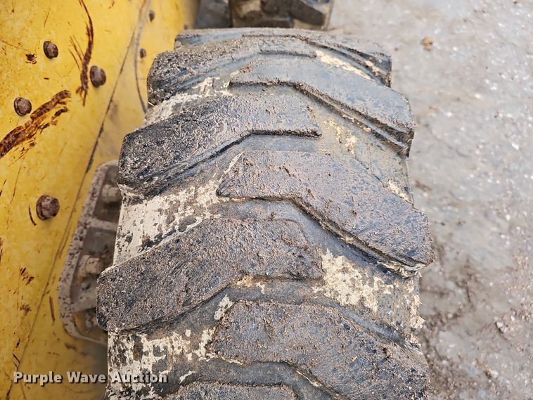 image for item EH8687 1999 Caterpillar 236 skid steer loader