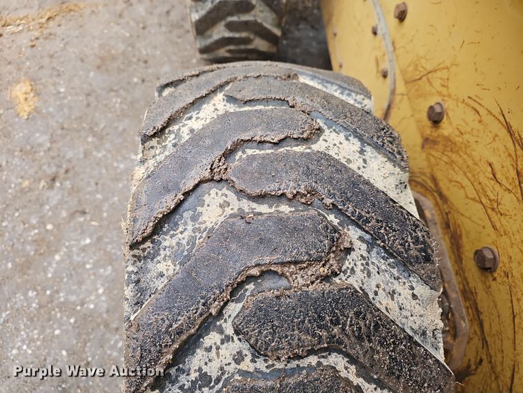 image for item EH8687 1999 Caterpillar 236 skid steer loader