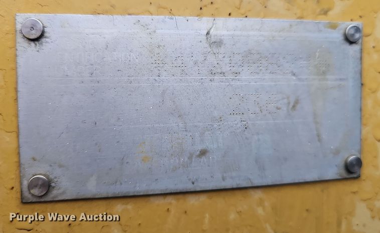 image for item EH8687 1999 Caterpillar 236 skid steer loader