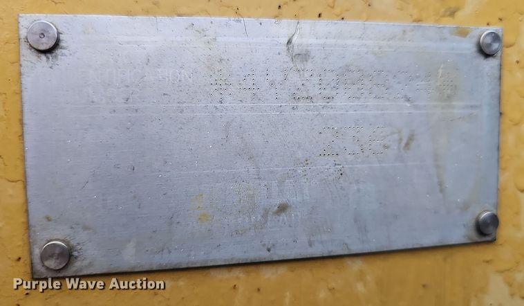 image for item EH8687 1999 Caterpillar 236 skid steer loader