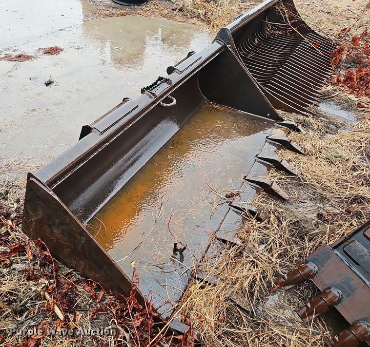 image for item EH8687 1999 Caterpillar 236 skid steer loader