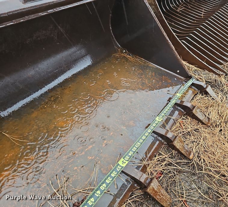 image for item EH8687 1999 Caterpillar 236 skid steer loader