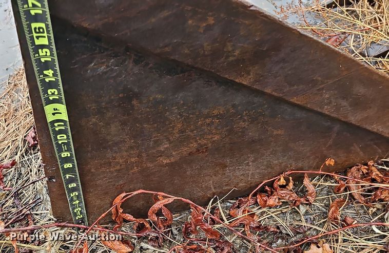 image for item EH8687 1999 Caterpillar 236 skid steer loader