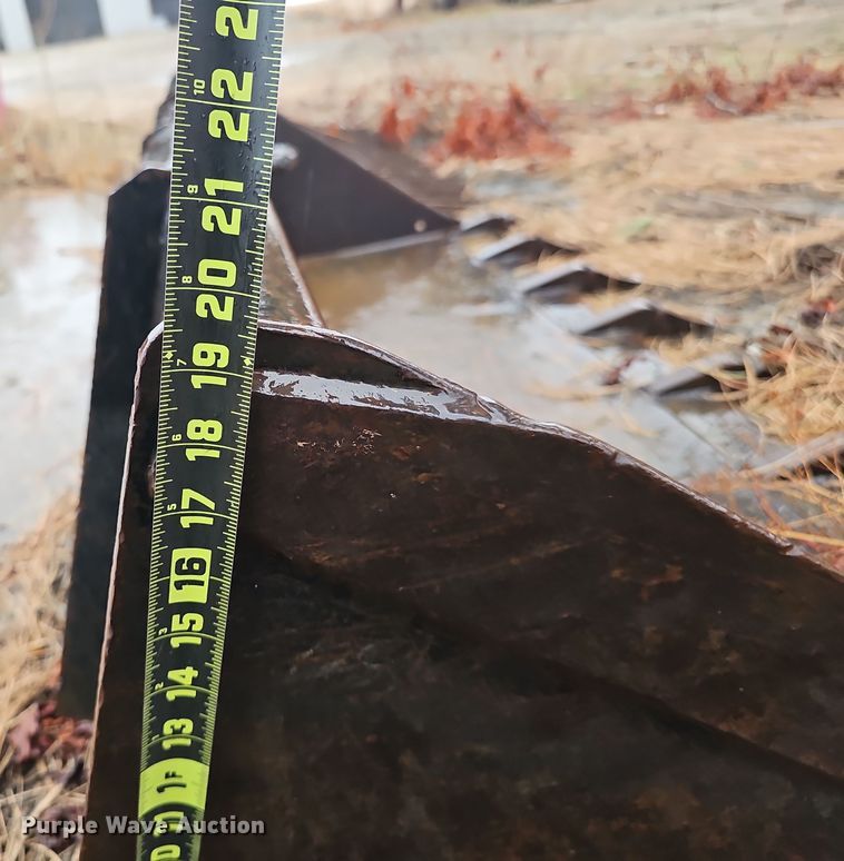 image for item EH8687 1999 Caterpillar 236 skid steer loader