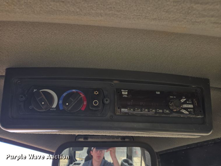 image for item EI4160 2020 Caterpillar D6 dozer