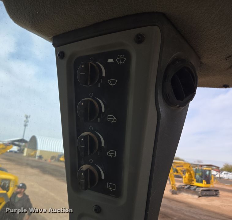 image for item EI4160 2020 Caterpillar D6 dozer