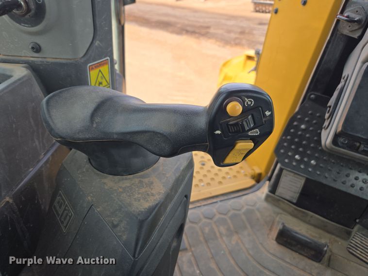 image for item EI4160 2020 Caterpillar D6 dozer