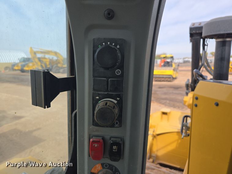 image for item EI4160 2020 Caterpillar D6 dozer