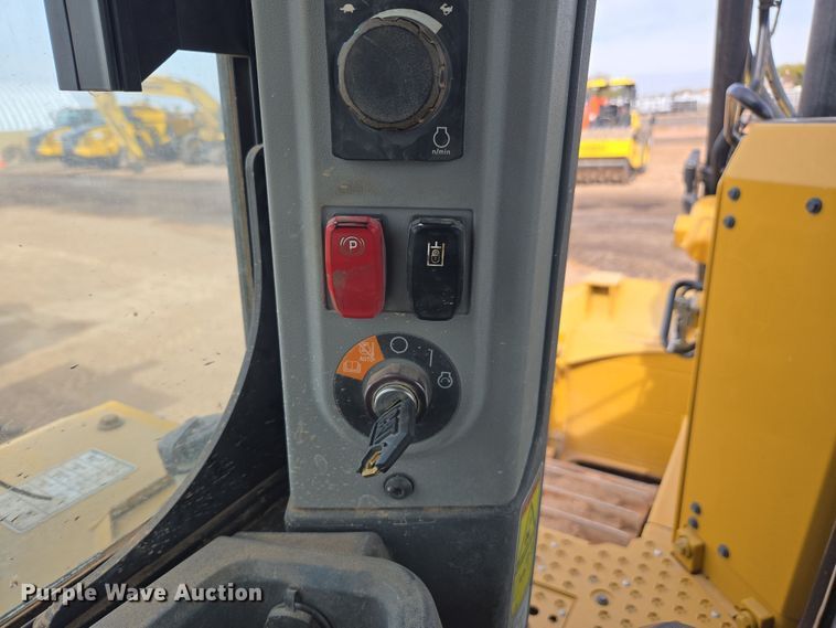 image for item EI4160 2020 Caterpillar D6 dozer