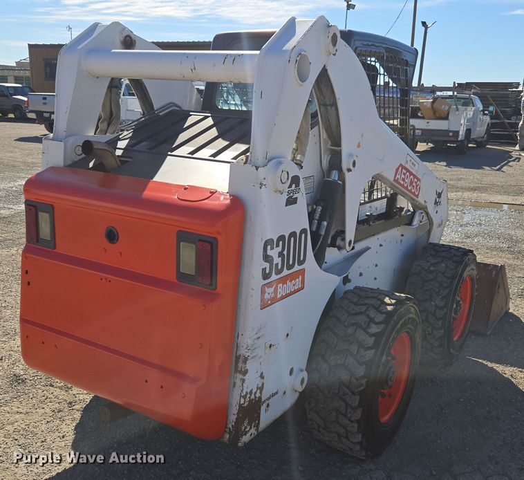 image for item EI4171 2006 Bobcat S300 skid steer loader
