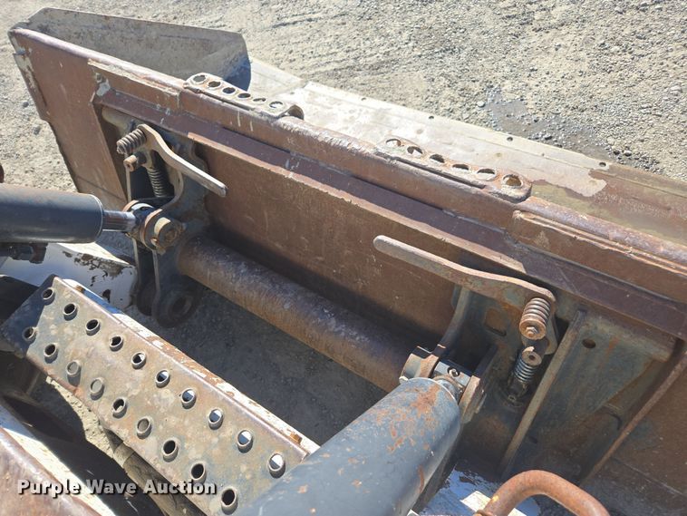 image for item EI4171 2006 Bobcat S300 skid steer loader