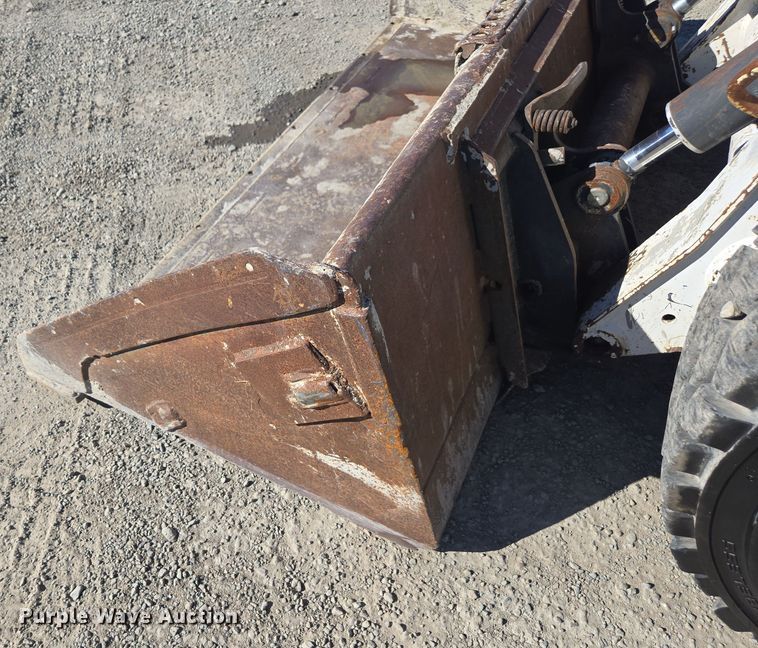 image for item EI4171 2006 Bobcat S300 skid steer loader