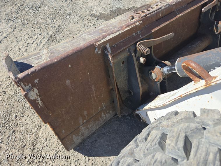 image for item EI4171 2006 Bobcat S300 skid steer loader