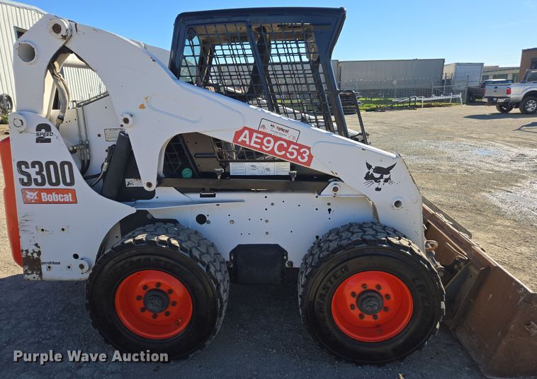 image for item EI4171 2006 Bobcat S300 skid steer loader