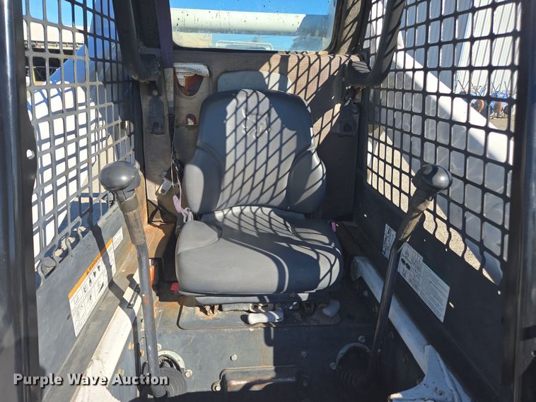 image for item EI4171 2006 Bobcat S300 skid steer loader