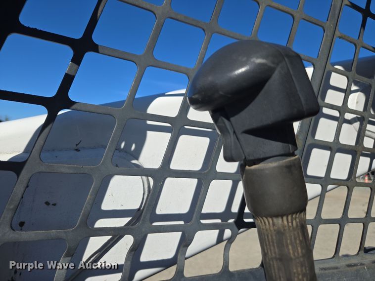 image for item EI4171 2006 Bobcat S300 skid steer loader