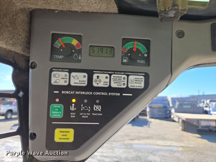 image for item EI4171 2006 Bobcat S300 skid steer loader