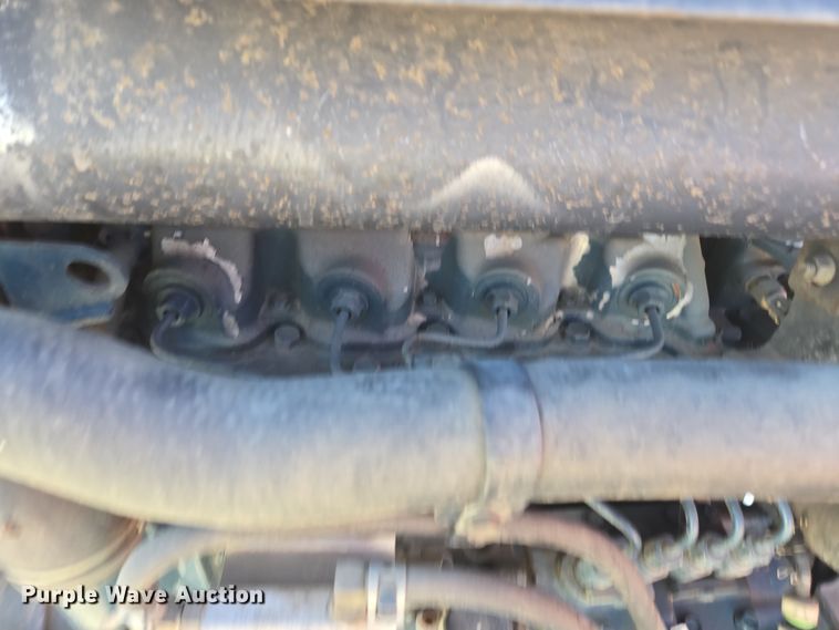 image for item EI4171 2006 Bobcat S300 skid steer loader