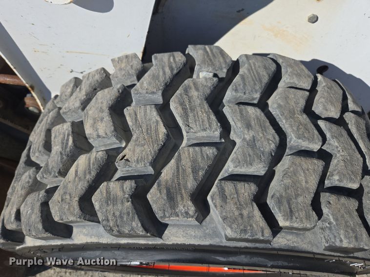 image for item EI4171 2006 Bobcat S300 skid steer loader