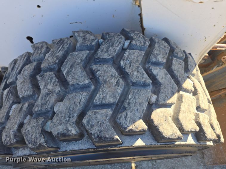 image for item EI4171 2006 Bobcat S300 skid steer loader