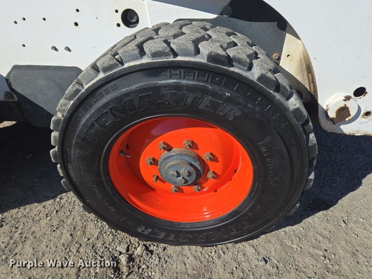 image for item EI4171 2006 Bobcat S300 skid steer loader