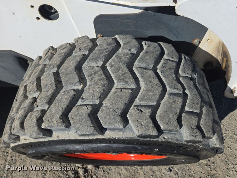 image for item EI4171 2006 Bobcat S300 skid steer loader