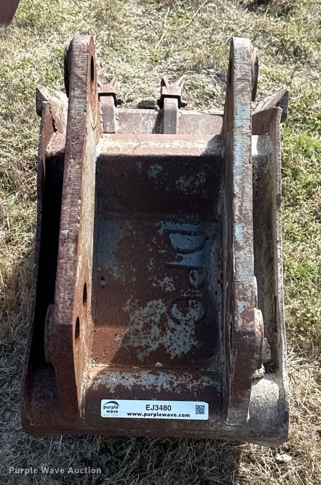 image for item EJ3480 Backhoe bucket