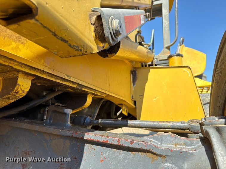 image for item EJ3484 2003 New Holland LB75 backhoe