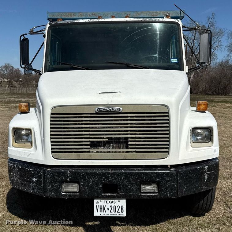 image for item EJ3486 2001 Freightliner FL70 dump truck
