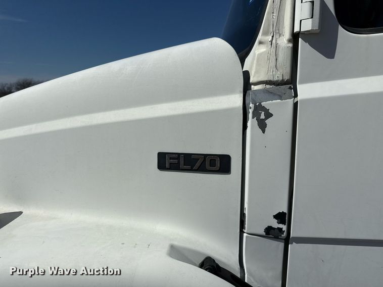 image for item EJ3486 2001 Freightliner FL70 dump truck