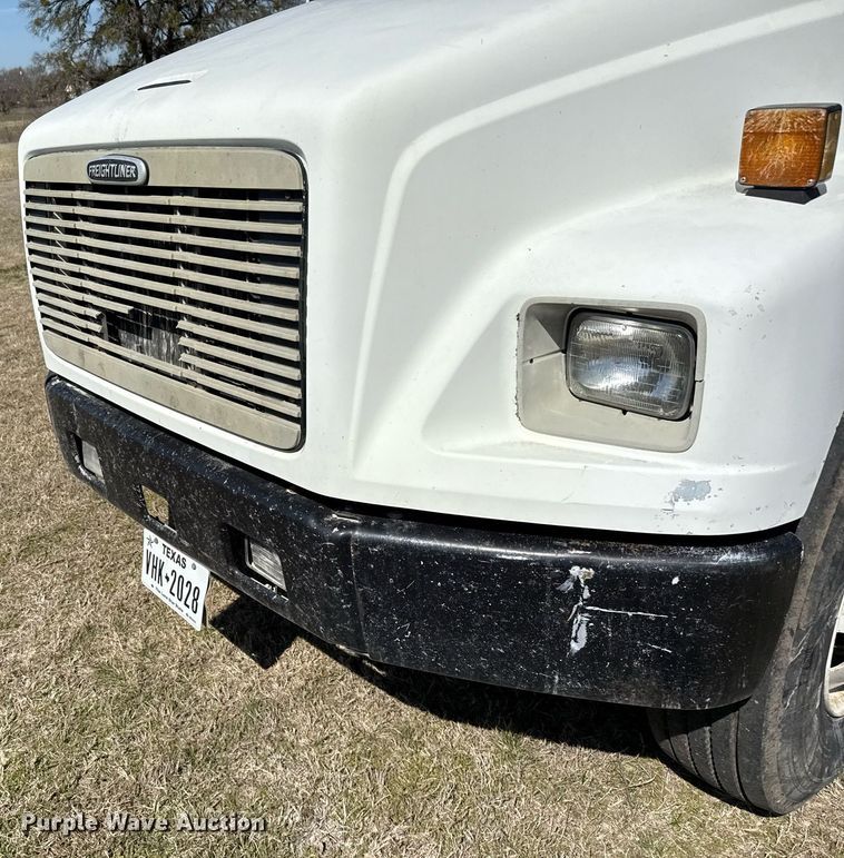 image for item EJ3486 2001 Freightliner FL70 dump truck