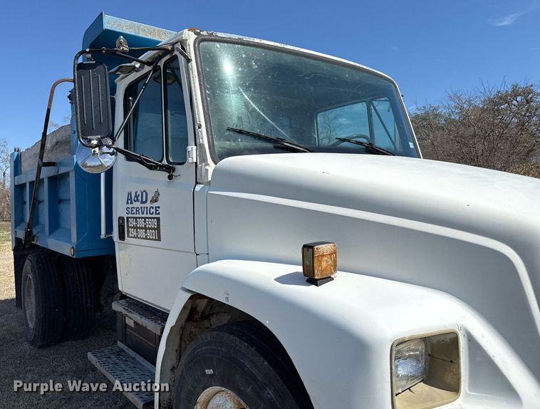 image for item EJ3486 2001 Freightliner FL70 dump truck