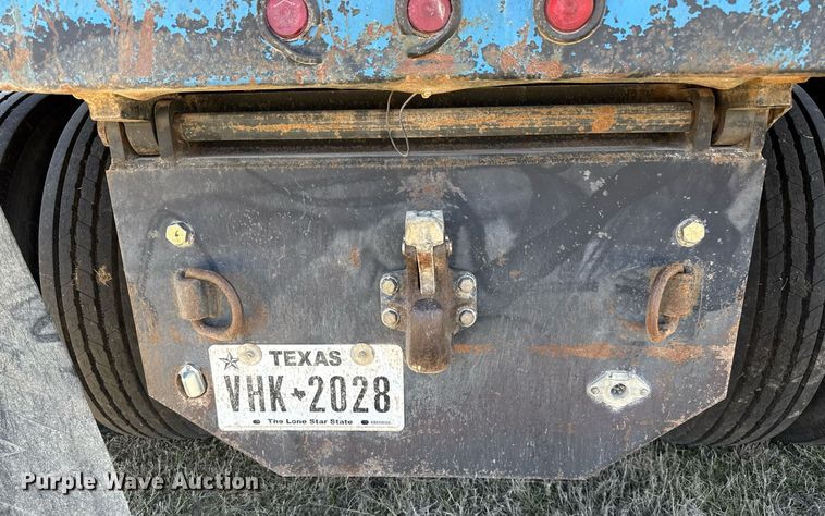 image for item EJ3486 2001 Freightliner FL70 dump truck