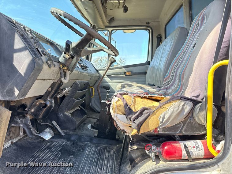 image for item EJ3486 2001 Freightliner FL70 dump truck