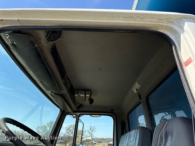 image for item EJ3486 2001 Freightliner FL70 dump truck