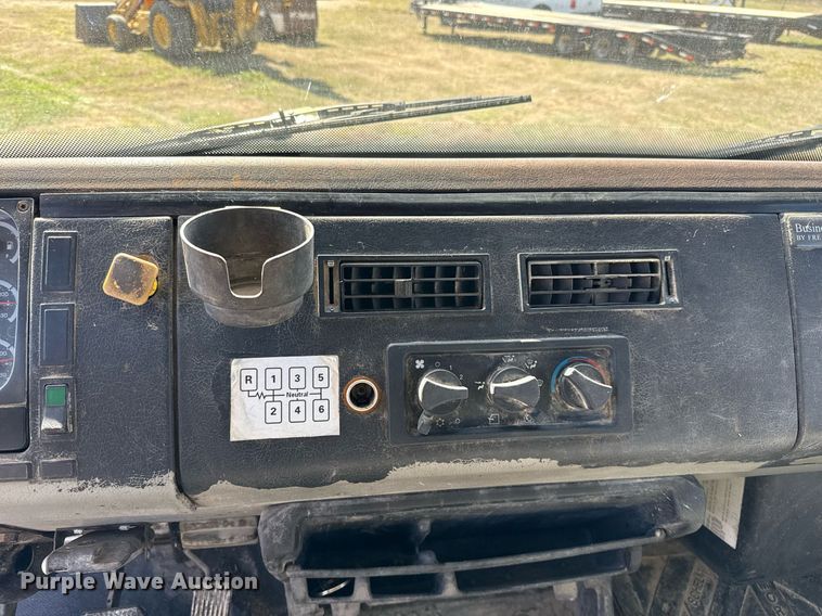 image for item EJ3486 2001 Freightliner FL70 dump truck