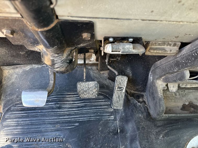 image for item EJ3486 2001 Freightliner FL70 dump truck