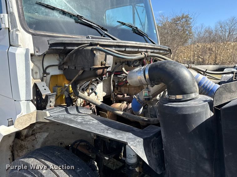 image for item EJ3486 2001 Freightliner FL70 dump truck