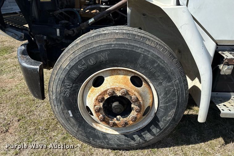 image for item EJ3486 2001 Freightliner FL70 dump truck