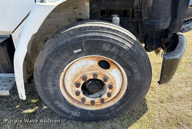 image for item EJ3486 2001 Freightliner FL70 dump truck