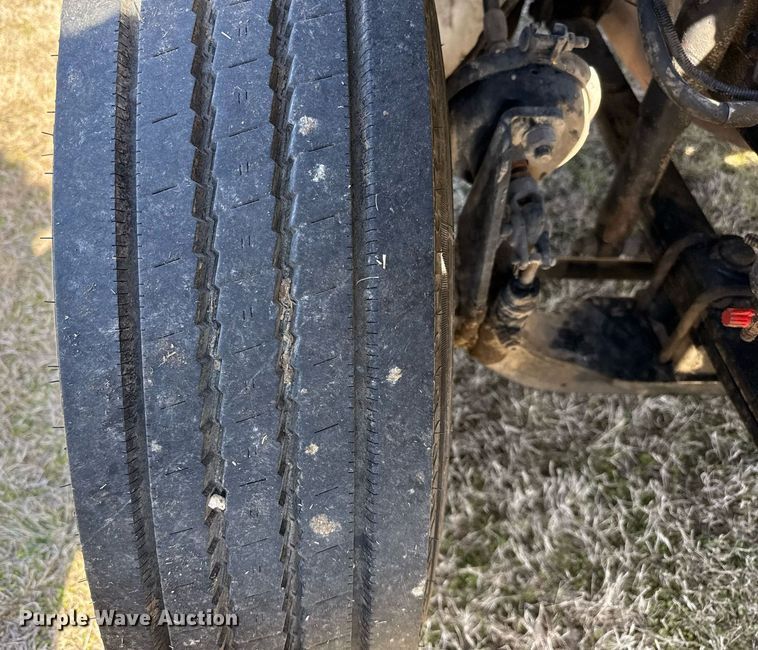 image for item EJ3486 2001 Freightliner FL70 dump truck