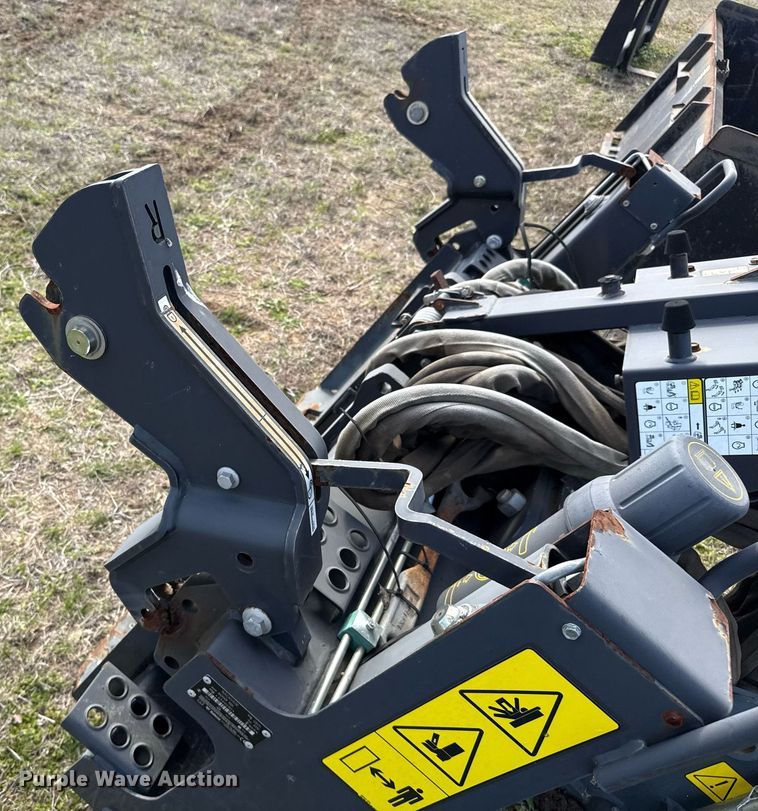 image for item EJ3489 2012 Bobcat R30S skid steer backhoe